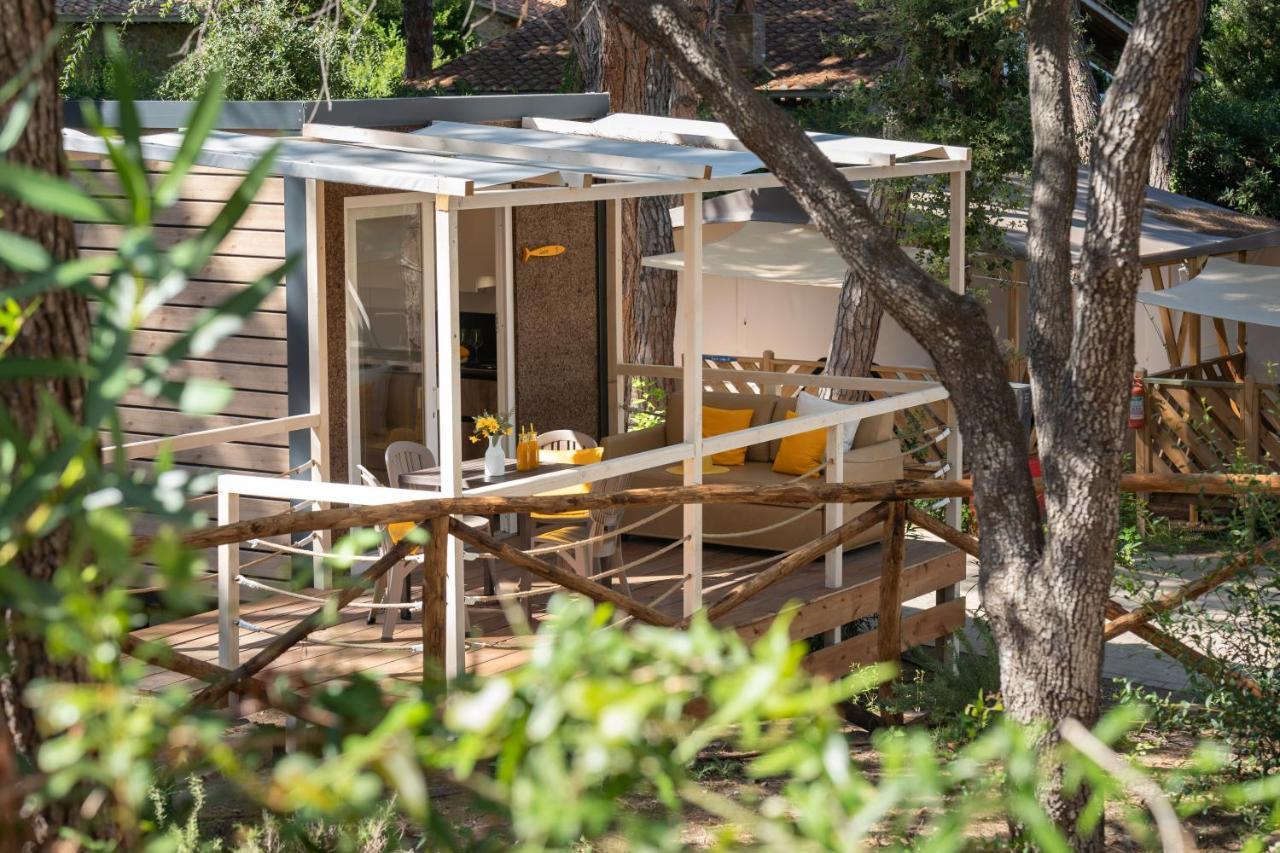 Camping Il Capannino Glamping Village มารินา ดิ บิบโบนา ภายนอก รูปภาพ