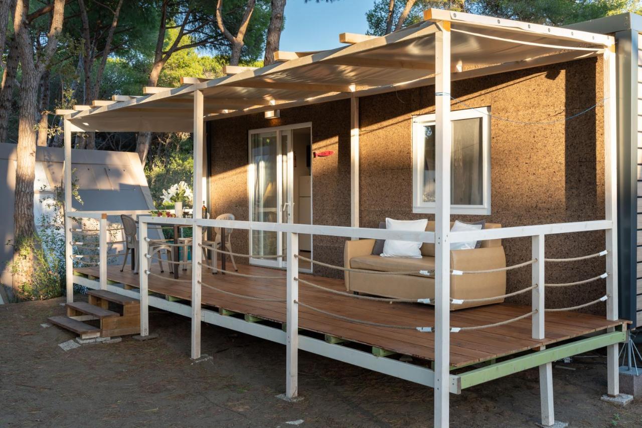 Camping Il Capannino Glamping Village มารินา ดิ บิบโบนา ภายนอก รูปภาพ