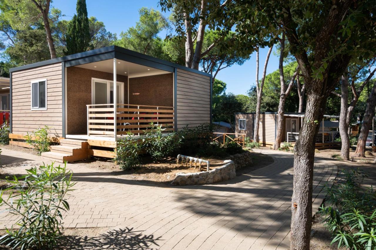 Camping Il Capannino Glamping Village มารินา ดิ บิบโบนา ภายนอก รูปภาพ