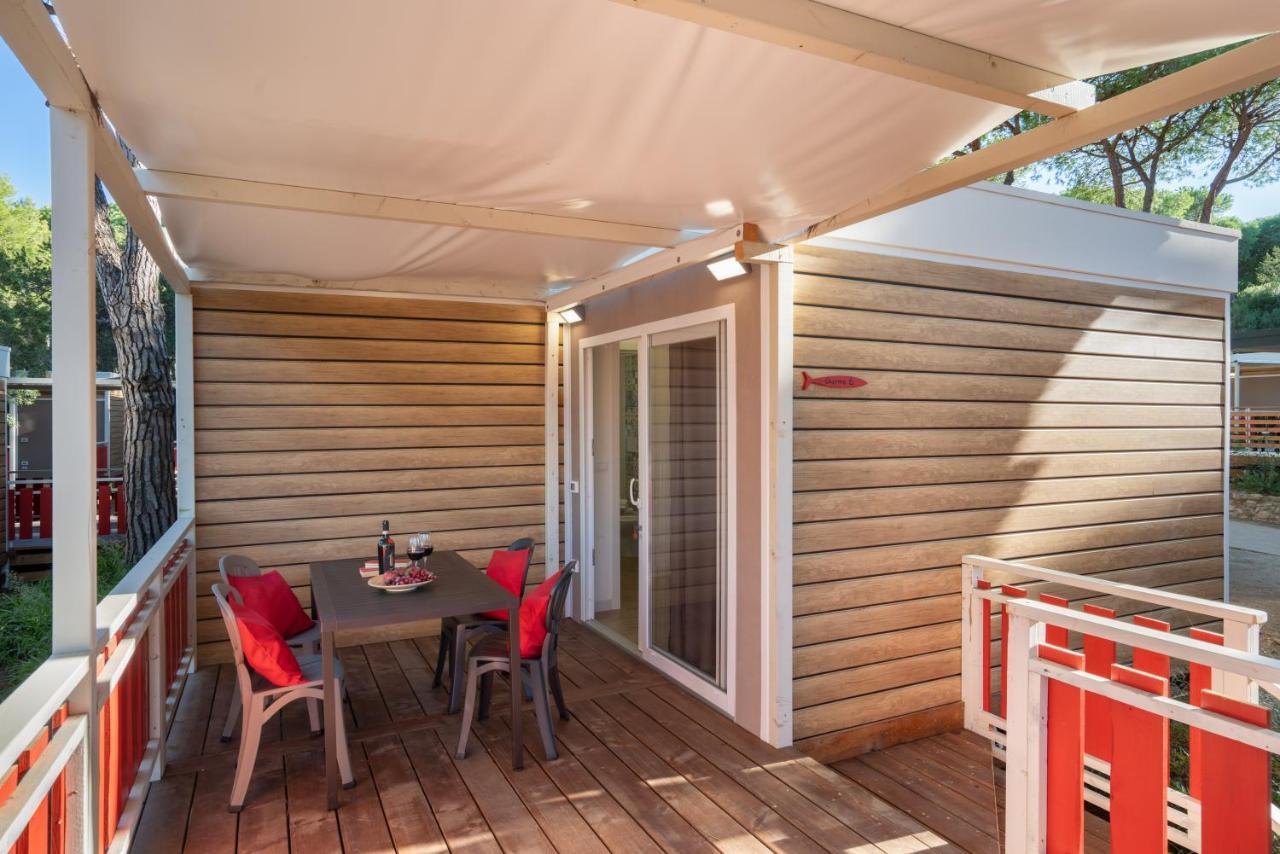 Camping Il Capannino Glamping Village มารินา ดิ บิบโบนา ภายนอก รูปภาพ