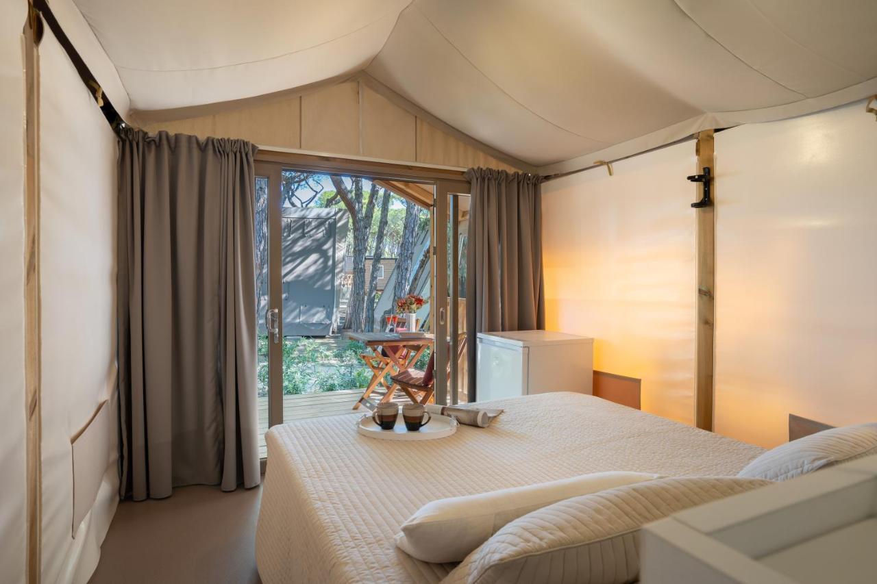 Camping Il Capannino Glamping Village มารินา ดิ บิบโบนา ภายนอก รูปภาพ