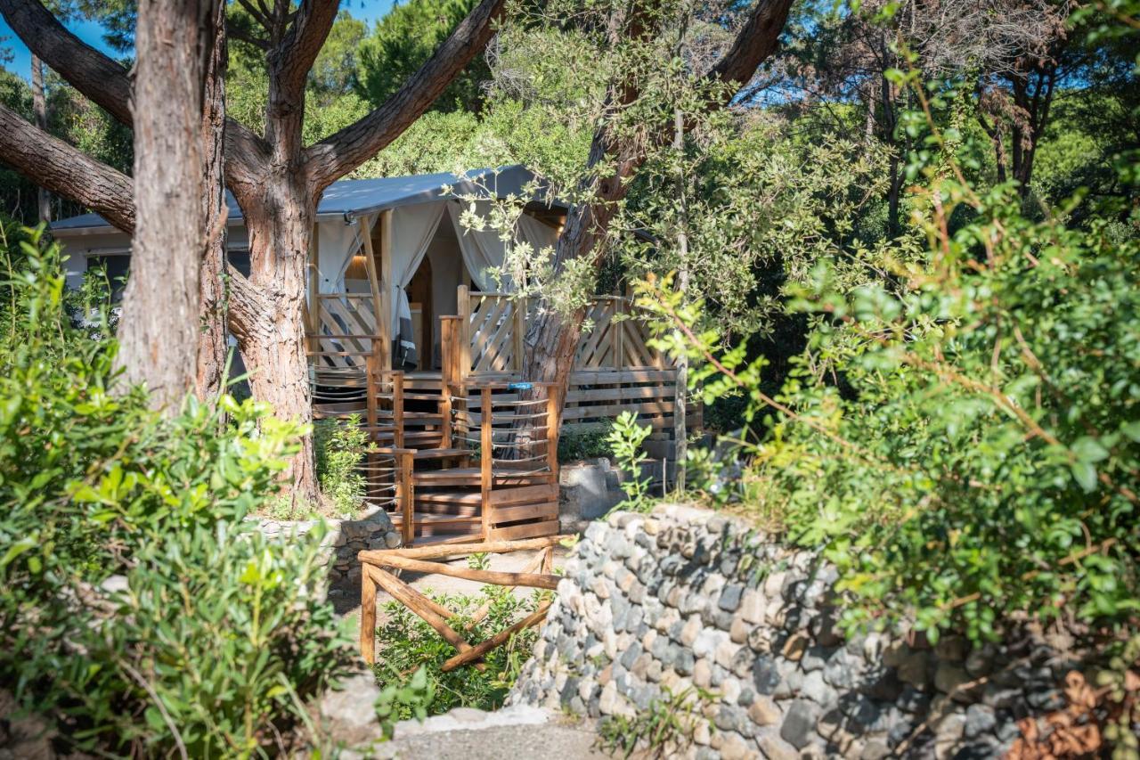 Camping Il Capannino Glamping Village มารินา ดิ บิบโบนา ภายนอก รูปภาพ