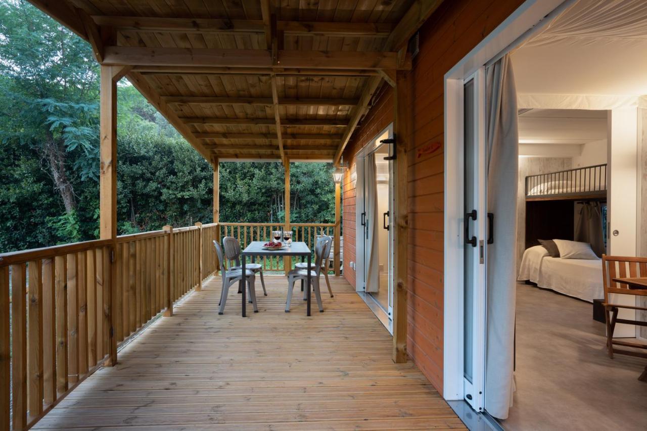 Camping Il Capannino Glamping Village มารินา ดิ บิบโบนา ภายนอก รูปภาพ