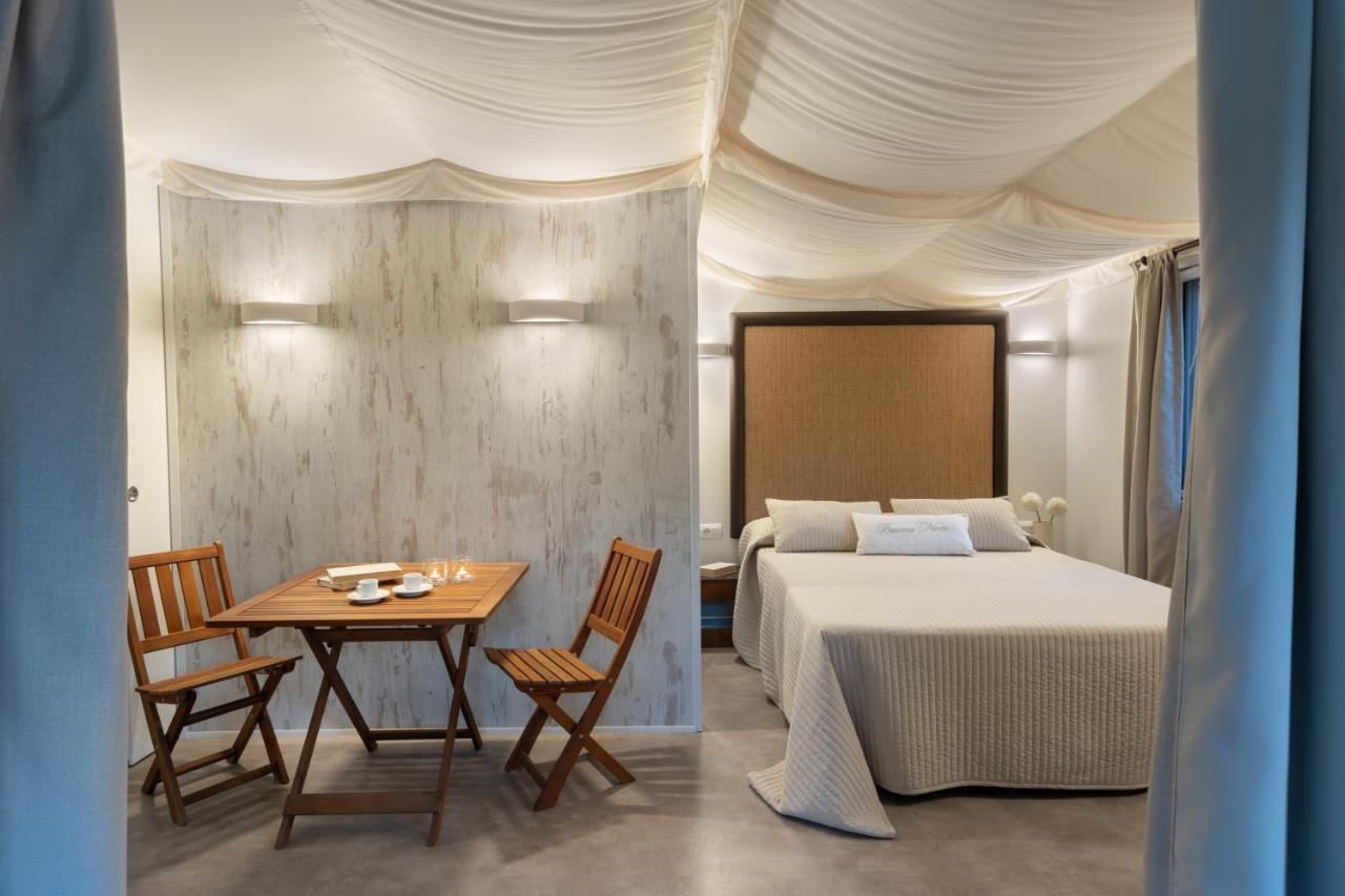 Camping Il Capannino Glamping Village มารินา ดิ บิบโบนา ภายนอก รูปภาพ